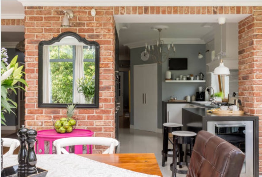 How Much to Knock Down a Wall Between Kitchen and Dining Room in UK