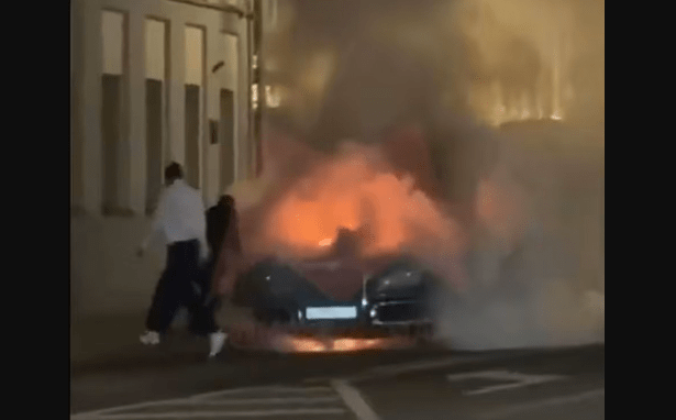 Putin’s Official Limousine Catches Fire