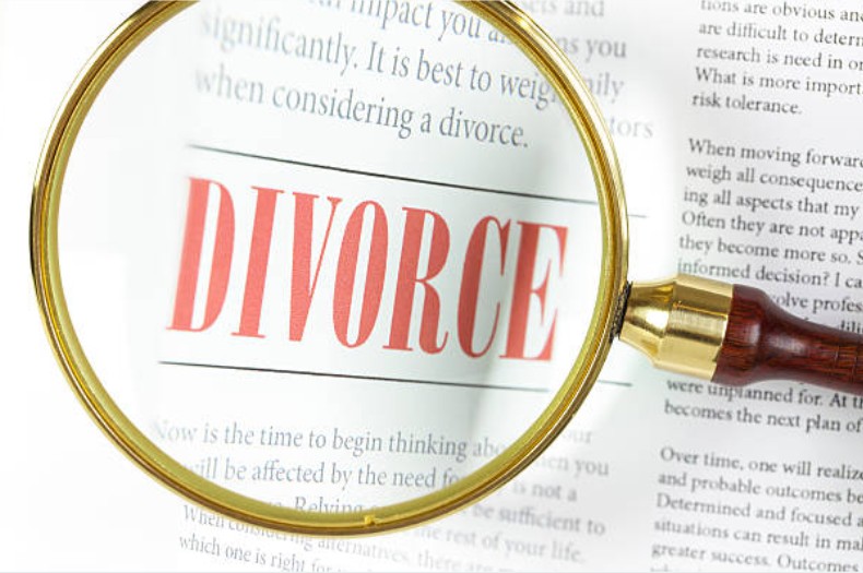 What Are the Critical Stages of the Divorce Settlement Process