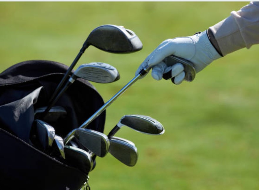 Why Do Golfers Wear One Glove 