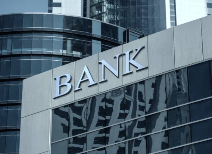 Do Delivery Times Vary Between Banks