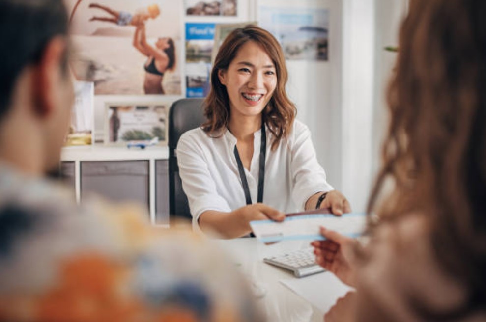 How Do Travel Agents Make Money in the UK