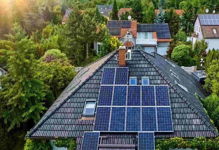 How Many Solar Panels to Power a House