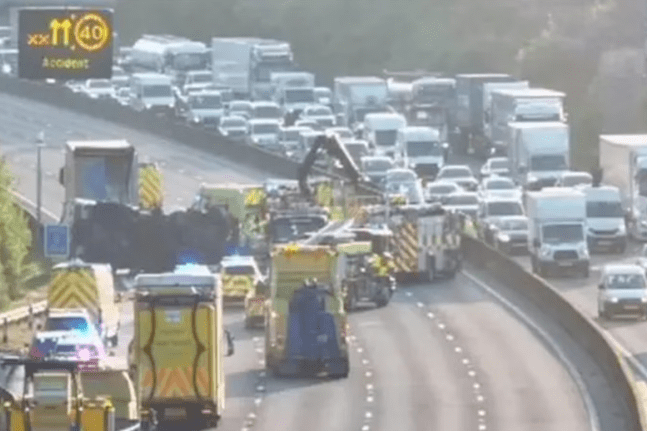Two lorries crashed on the M25 on Wednesday morning