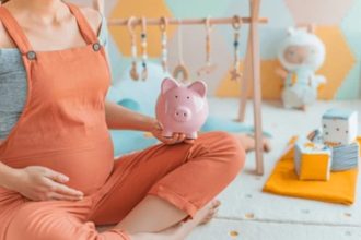 can you get universal credit and maternity allowance at the same time