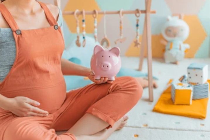 can you get universal credit and maternity allowance at the same time