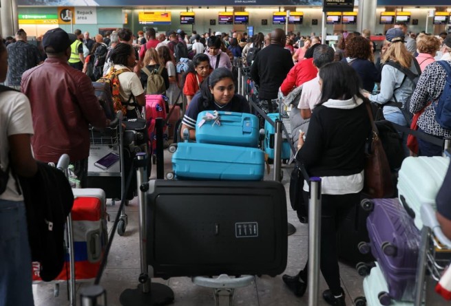 UK Airports Hit by Radar Glitch