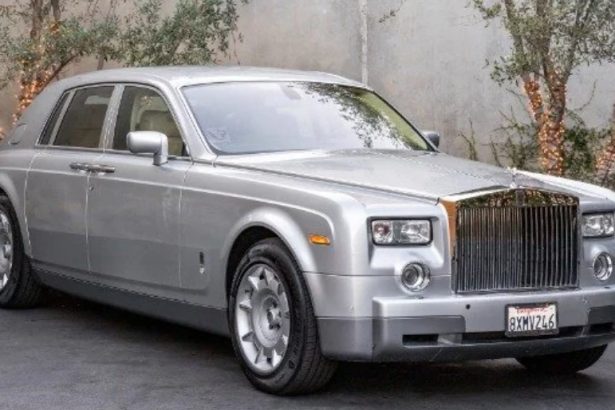 UK Stocks Climb as Rolls-Royce Lifts Market