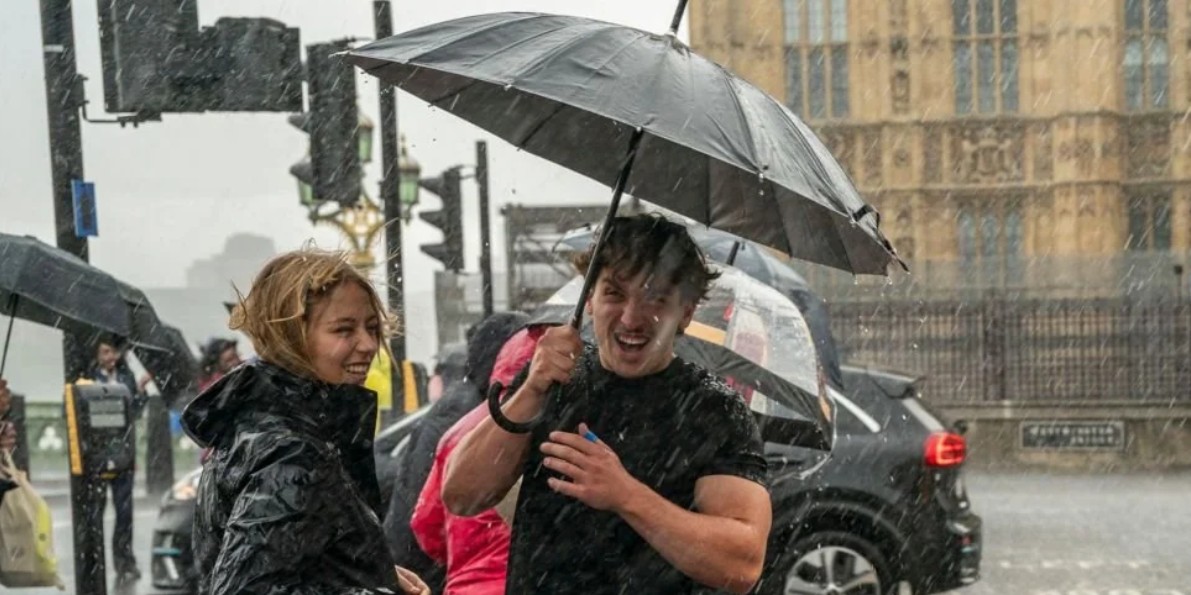 UK Braces for Heavy Rain as Met Office Issues Yellow Warning
