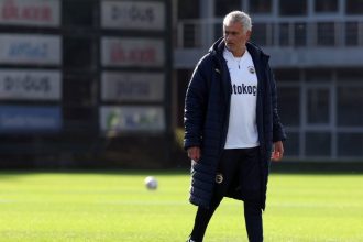Jose Mourinho (X)