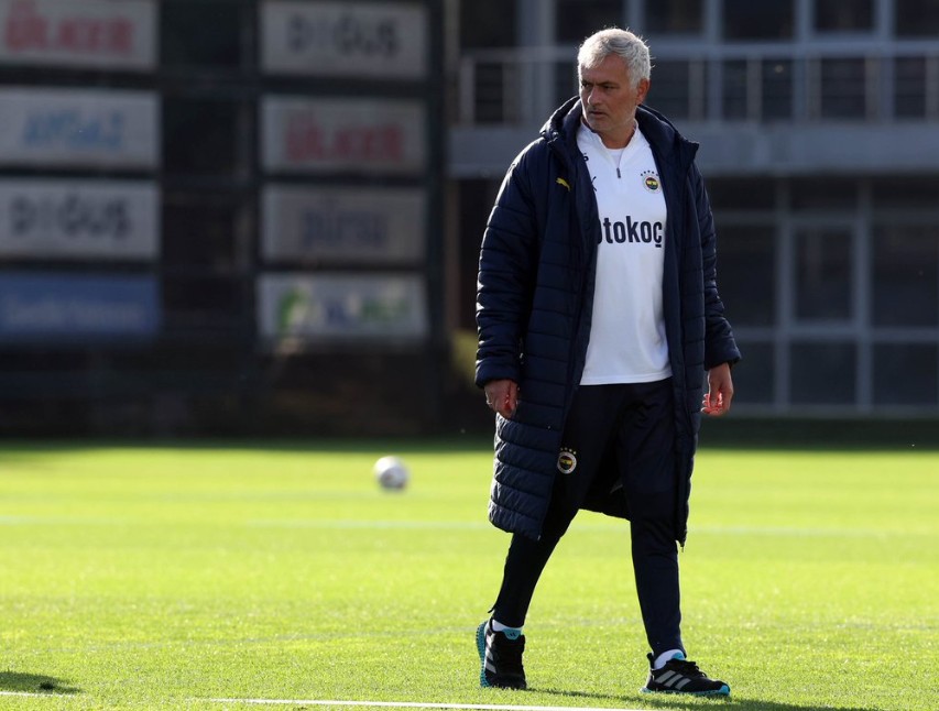 Jose Mourinho (X)