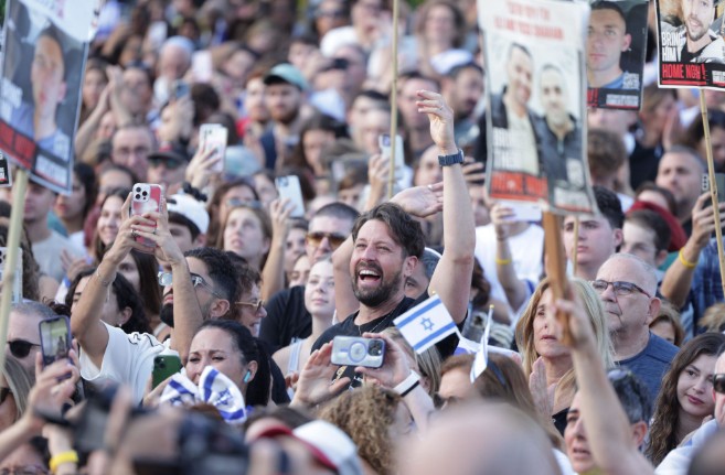 Hamas Frees Seven Israeli Hostages